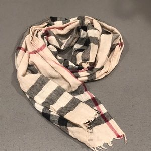 Burberry children scarf.